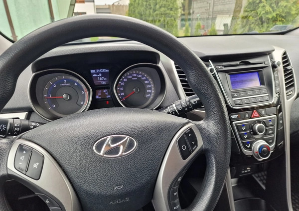 Hyundai I30 cena 23800 przebieg: 243300, rok produkcji 2013 z Urzędów małe 37